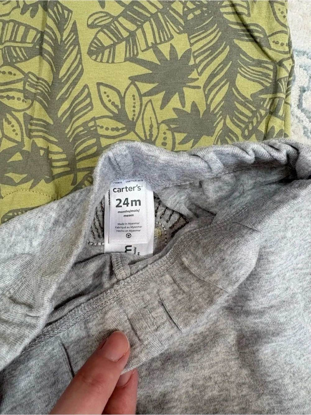 Lot of 3 outfits 24 months